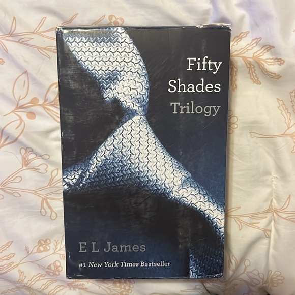 Fifty Shades of Grey box set - Picture 3 of 4